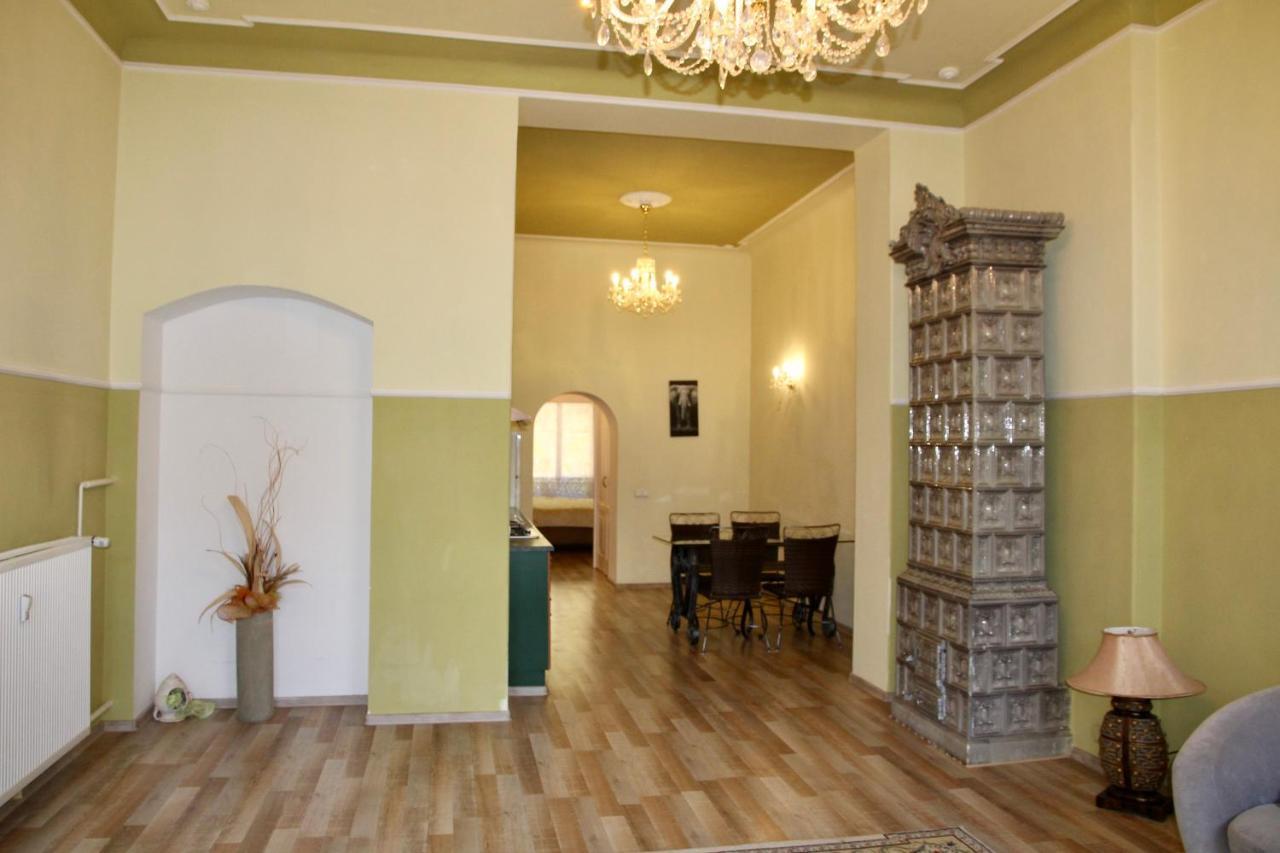 Apartman Sylva Na Stare Louce 42 Karlovy Vary Exterior photo